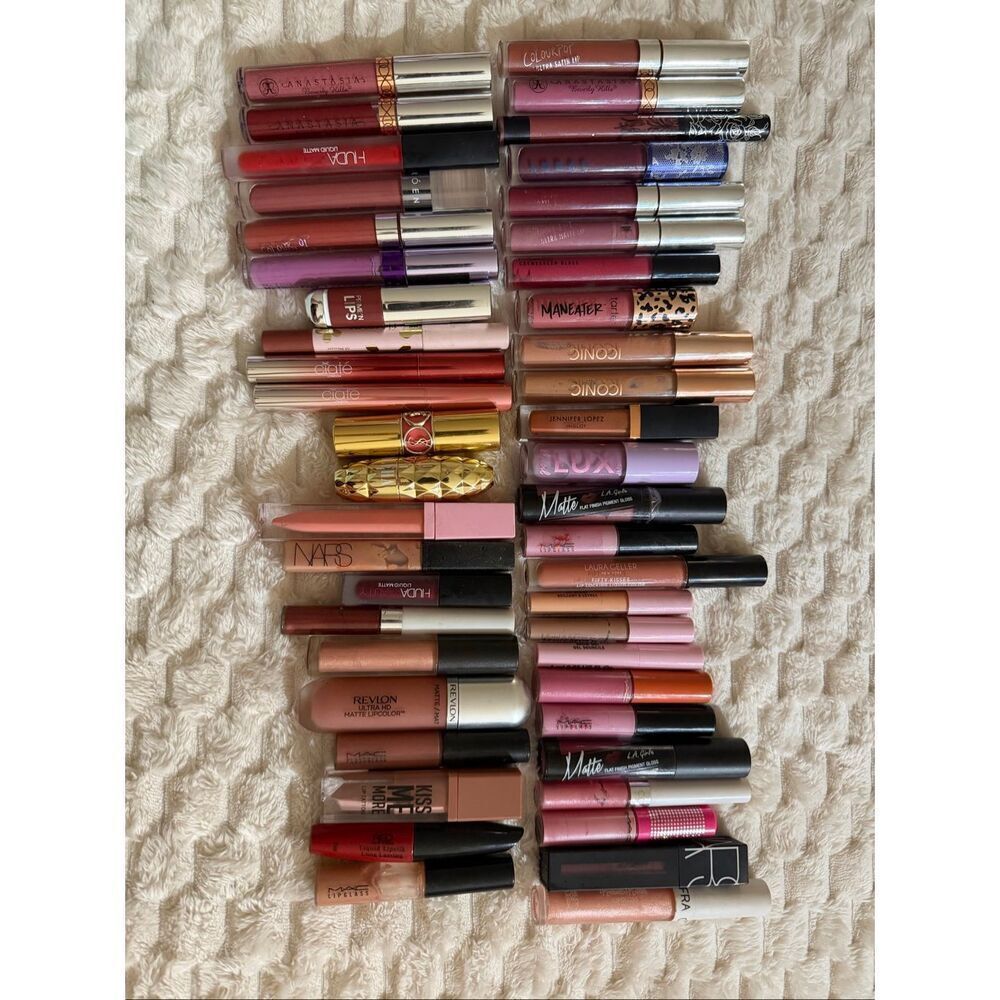 BUNDLE OF 47 lip products